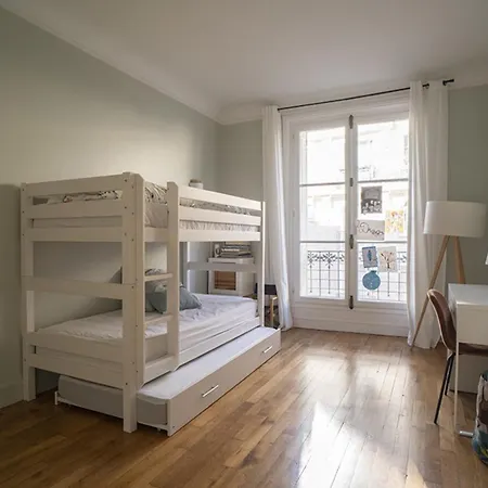 Spacious Refurbished Cocoon Apartament