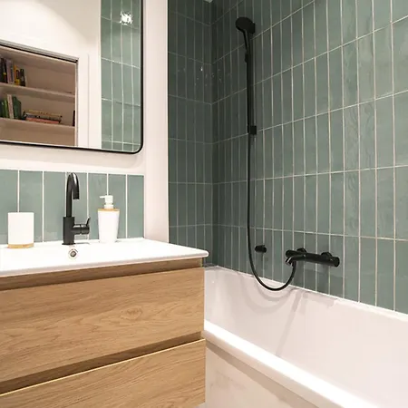 Spacious Refurbished Cocoon Appartement Paris